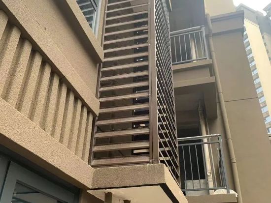 四川隆昌隆城錦翠·錦苑護(hù)欄百葉窗空調(diào)架項目 四川隆昌隆城錦翠·錦苑護(hù)欄百葉窗空調(diào)架項目