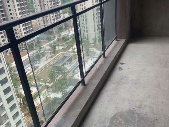 四川隆昌隆城錦翠·錦苑護(hù)欄百葉窗空調(diào)架項目 四川隆昌隆城錦翠·錦苑護(hù)欄百葉窗空調(diào)架項目