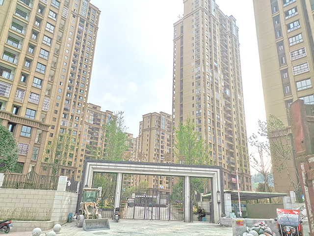 貴州畢節(jié)國(guó)春天<a href=http://www.eternity3.com.cn/ target=_blank class=infotextkey>陽(yáng)臺(tái)欄桿</a>護(hù)窗百葉項(xiàng)目